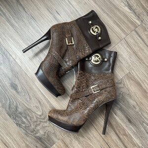 MK Platform Trendy Platform Snakeskin Booties